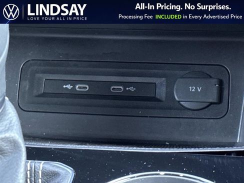 Used 2022 Volkswagen Atlas Cross Sport SE w/ Black Wheel Package image 17