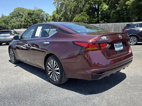 Used 2025 Nissan Altima 2.5 SV FWD image 3