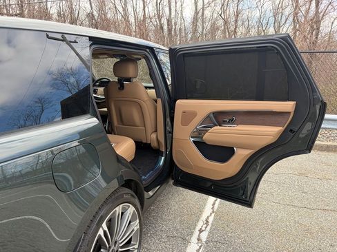 New 2026 Land Rover Range Rover Long Wheelbase SE AWD/4WD image 16