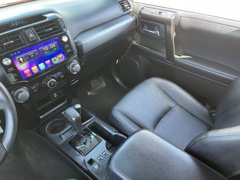 Used 2017 Toyota 4Runner TRD Off-Road Premium AWD/4WD image 18