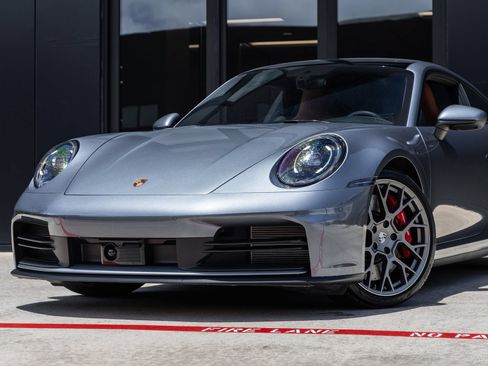 Used 2025 Porsche 911 Carrera S RWD image 7