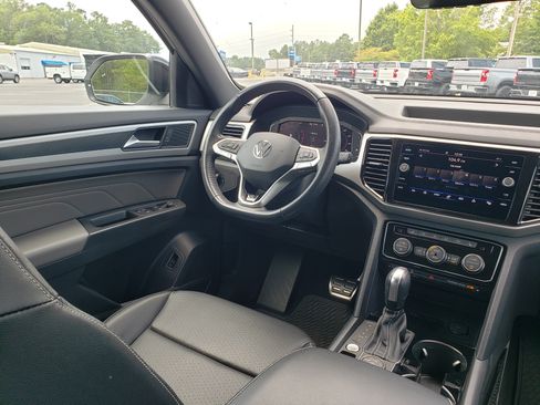 Used 2023 Volkswagen Atlas Cross Sport SEL AWD/4WD image 38