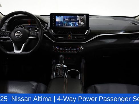 Used 2025 Nissan Altima 2.5 SR w/ SR Premium Package image 8