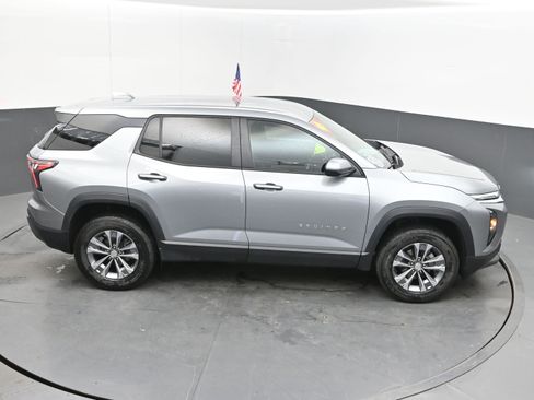 Used 2025 Chevrolet Equinox LT FWD image 39