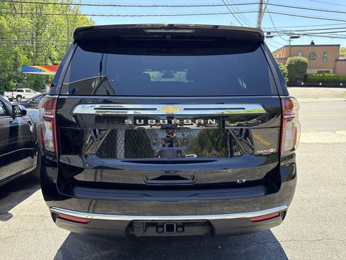 Used 2024 Chevrolet Suburban LT w/ Luxury Package AWD/4WD image 5
