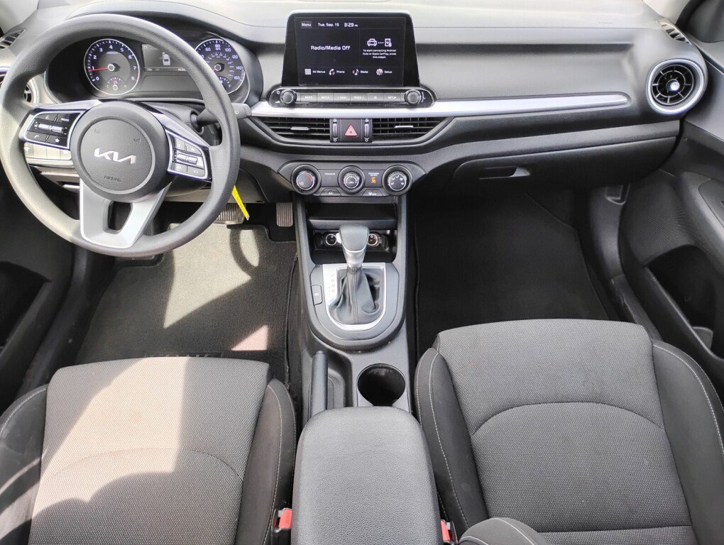 Used 2022 Kia Forte LXS FWD image 10