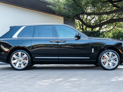 Used 2025 Rolls-Royce Cullinan image 5