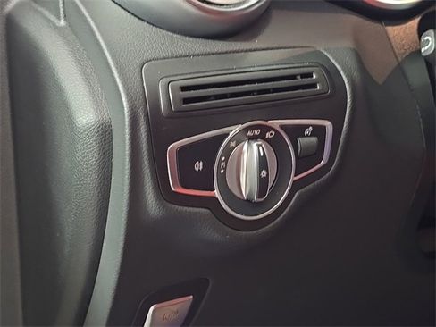 Certified 2022 Mercedes-Benz GLC 43 AMG 4MATIC image 17