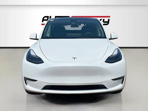Used 2023 Tesla Model Y Long Range AWD/4WD image 2