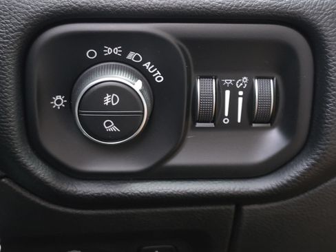 Used 2021 RAM 1500 Laramie AWD/4WD image 20