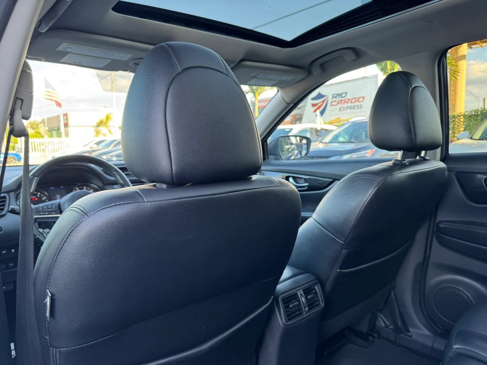 Used 2019 Nissan Rogue SL w/ Premium Package AWD/4WD image 17