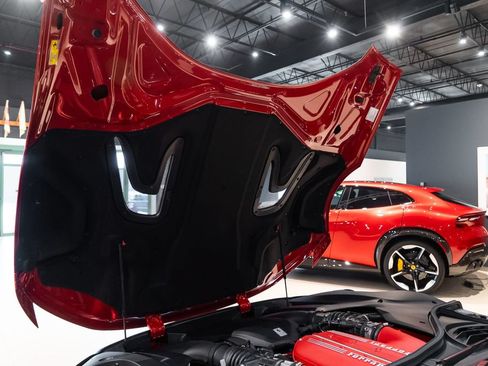Certified 2025 Ferrari 12Cilindri RWD image 17