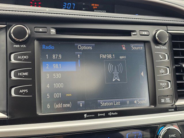 Used 2019 Toyota Highlander XLE AWD/4WD image 37
