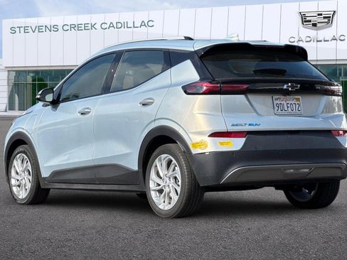Used 2023 Chevrolet Bolt EUV LT w/ Comfort Package image 5