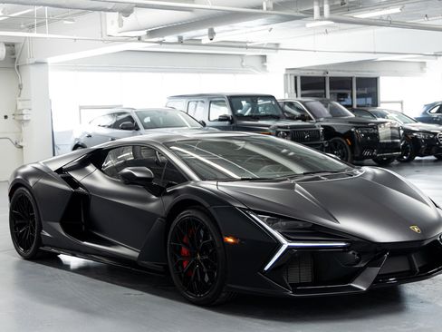 Used 2024 Lamborghini Revuelto image 11