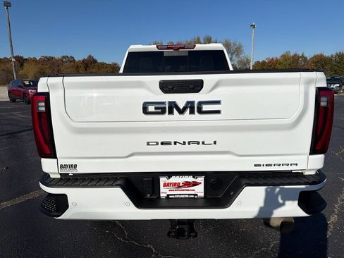 Used 2024 GMC Sierra 2500 Denali Ultimate AWD/4WD image 9
