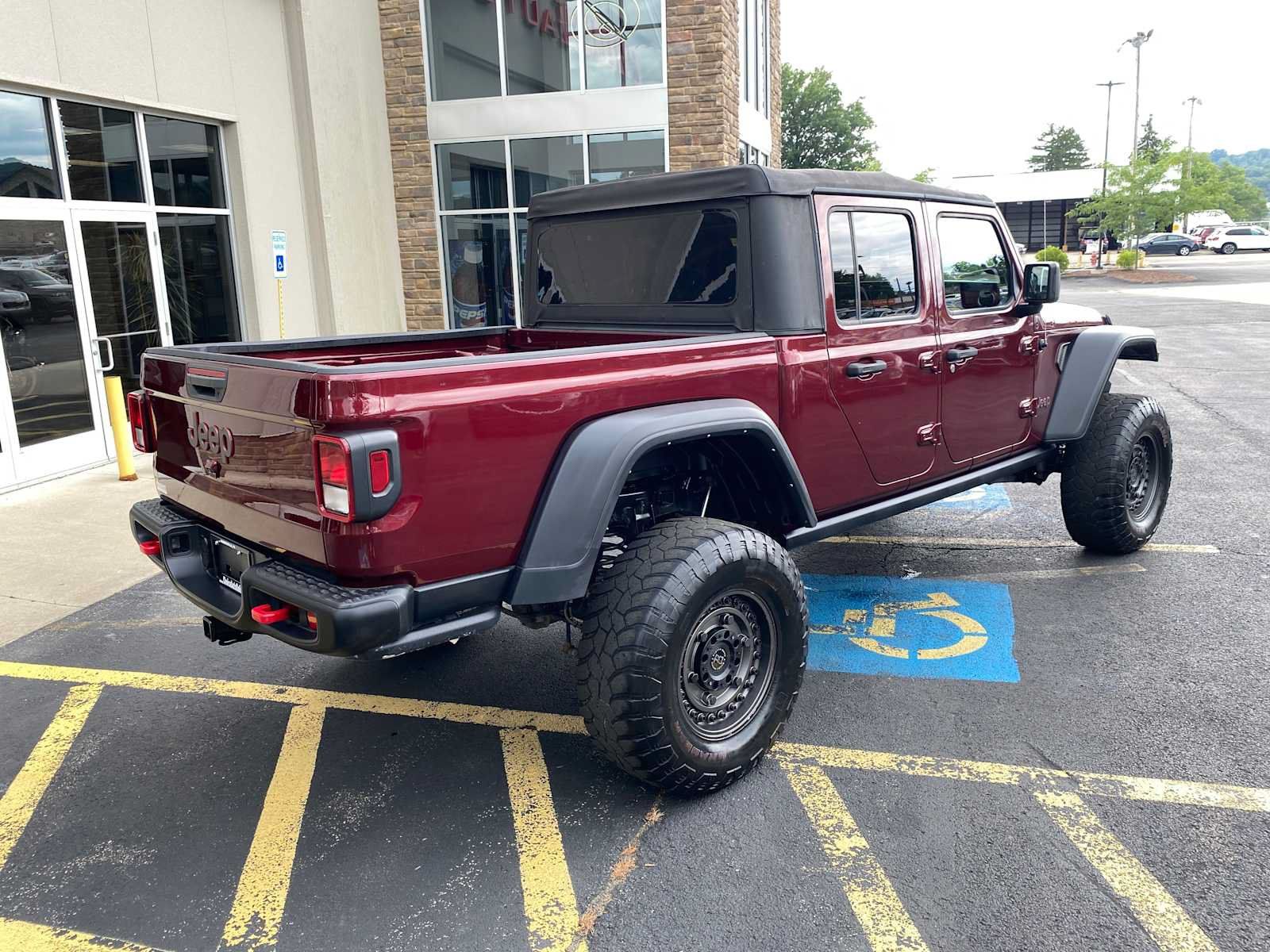Used 2021 Jeep Gladiator Rubicon w/ Trailer Tow Package AWD/4WD image 4
