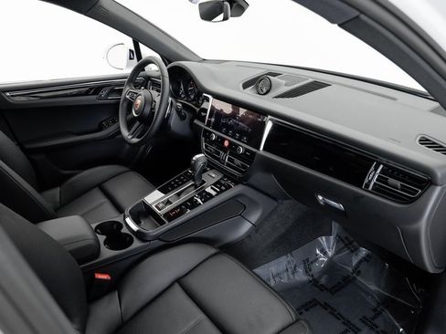 New 2025 Porsche Macan image 22