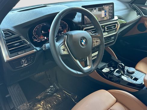 Certified 2025 BMW X4 xDrive30i image 9