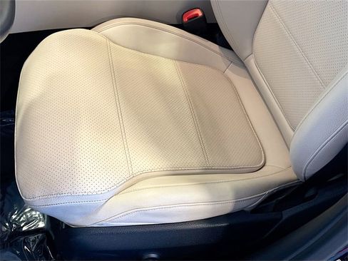 Certified 2023 Mercedes-Benz C 300 4MATIC Sedan image 17