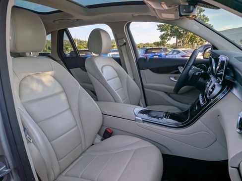Used 2021 Mercedes-Benz GLC 300 image 19