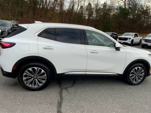 Certified 2025 Buick Envision Preferred image 10