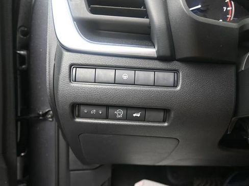 Used 2024 Nissan Rogue SV AWD/4WD image 13