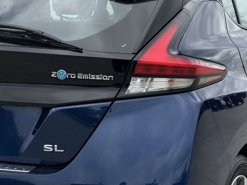 Used 2018 Nissan Leaf SL w/ SL Technology Package FWD image 11