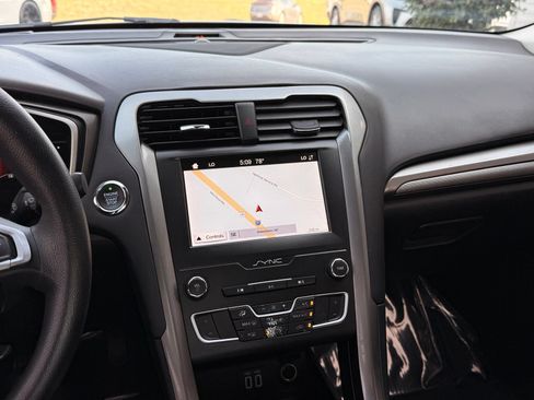 Used 2019 Ford Fusion SE FWD image 30