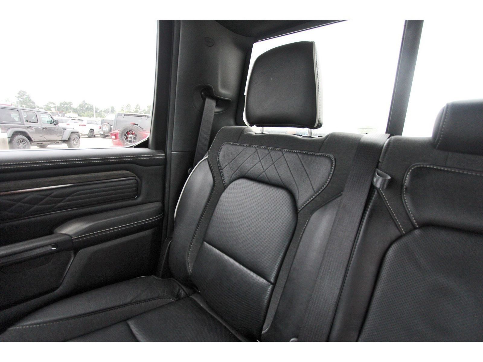 Used 2025 RAM 1500 Limited AWD/4WD image 14