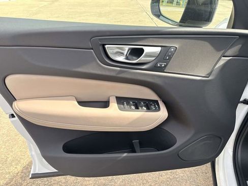 New 2026 Volvo XC60 B5 Plus w/ Protection Package Premier AWD/4WD image 23
