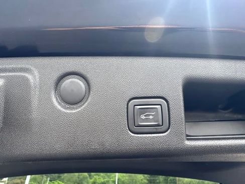 Used 2021 Chevrolet Equinox LT AWD/4WD image 10