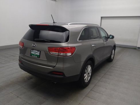 Used 2017 Kia Sorento AWD image 9