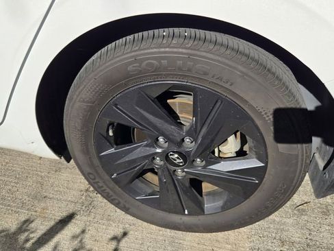 Used 2022 Hyundai Elantra SEL image 7