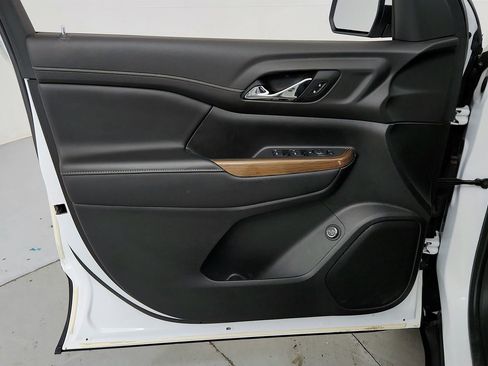 Certified 2021 GMC Acadia SLE w/ Driver Convenience Package FWD image 16