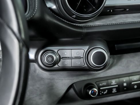 Used 2018 Ferrari 812 Superfast RWD image 32