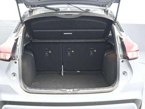 Used 2024 Nissan Kicks SR w/ SR Premium Package FWD image 17