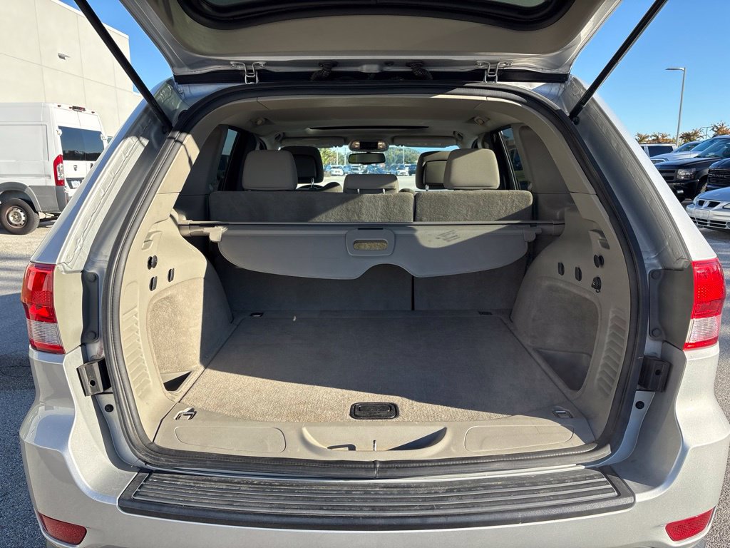Used 2012 Jeep Grand Cherokee Laredo w/ Laredo E Group AWD/4WD image 21