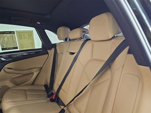 Used 2017 Porsche Macan S image 20