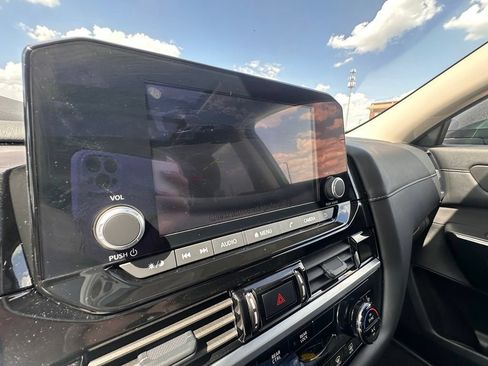 Certified 2025 Nissan Pathfinder SV w/ SV Premium Package FWD image 29
