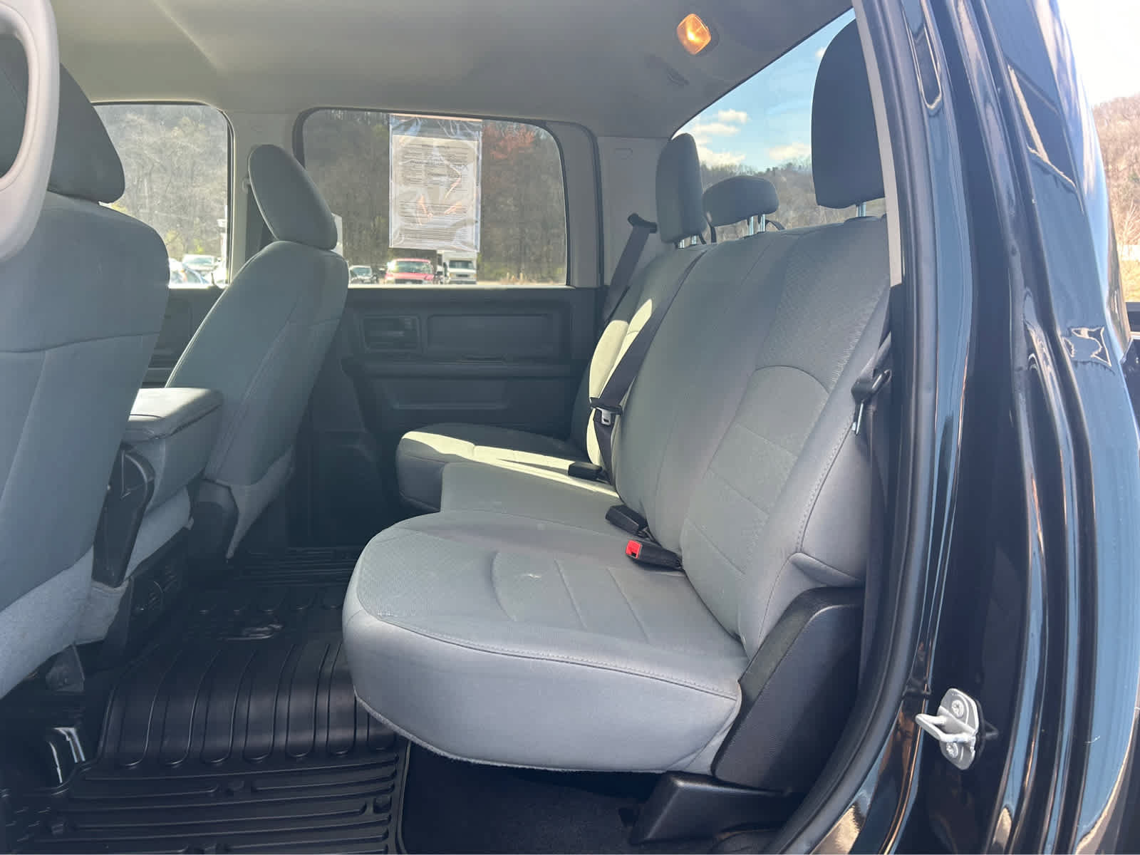 Used 2018 RAM 2500 Tradesman w/ Chrome Appearance Group AWD/4WD image 9