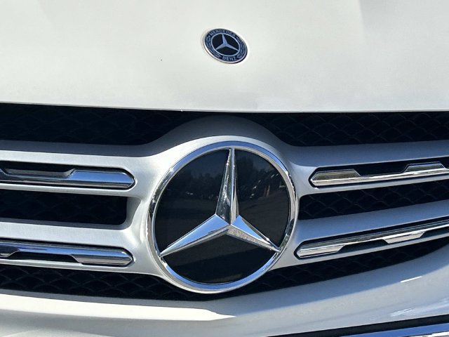 Used 2021 Mercedes-Benz GLC 300 4MATIC image 11