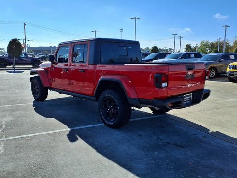Used 2023 Jeep Gladiator Willys image 2