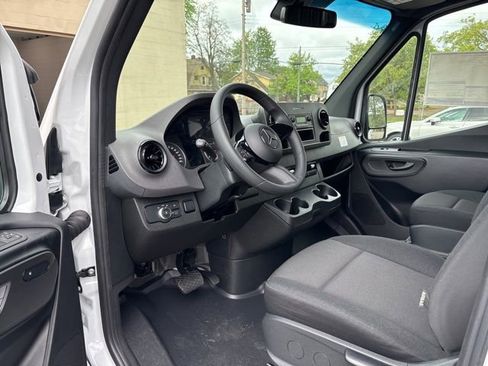 New 2025 Mercedes-Benz Sprinter 2500 image 11