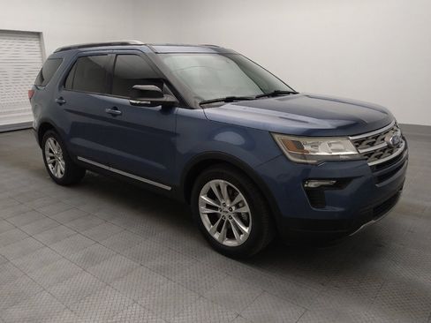 Used 2018 Ford Explorer XLT w/ Equipment Group 202A image 11