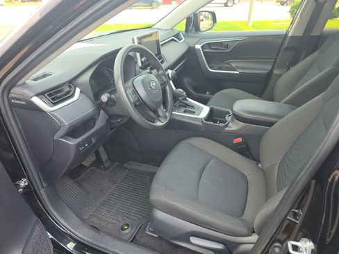 Used 2025 Toyota RAV4 LE FWD image 8