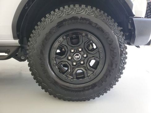 Used 2024 Ford Bronco Wildtrak image 11