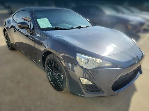 Used 2014 Scion FR-S RWD image 13