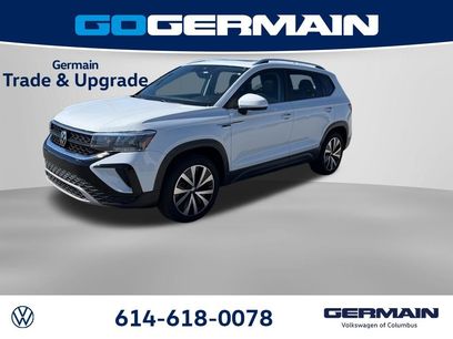 Used 2022 Volkswagen Taos SE w/ Panoramic Sunroof Package