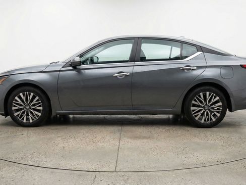 Used 2025 Nissan Altima 2.5 SV FWD image 5